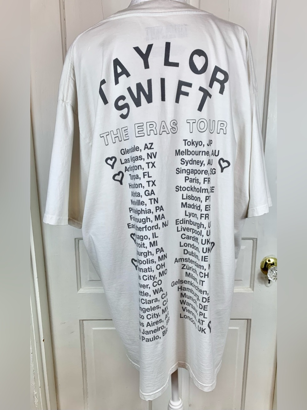 Taylor Swift The Eras Tour Concert Tshirt - Oversized - Vintage Frayed Edge Look - Picture 9 of 13